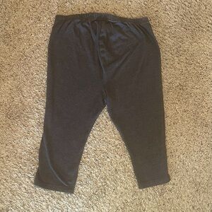 Words Out Gray Maternity Short Leggings